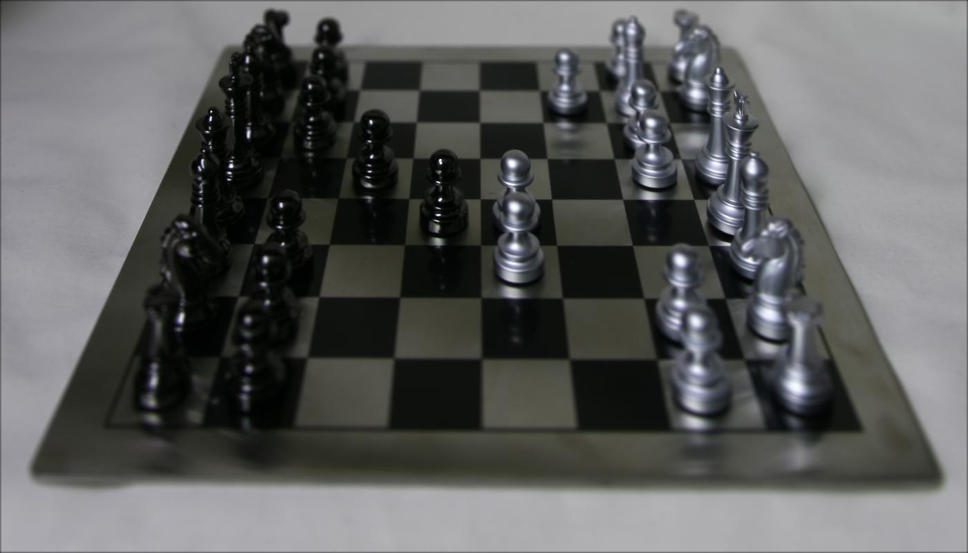 Chess aperture, r = 3